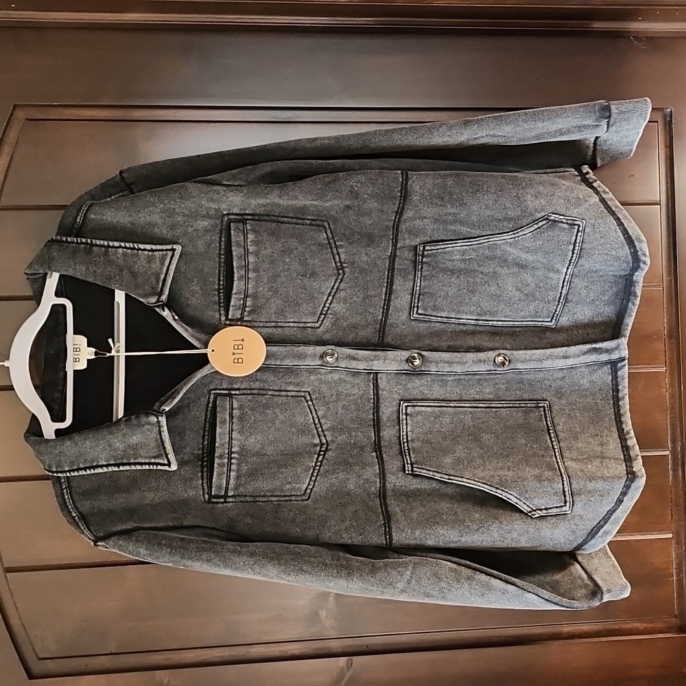 Nwt Mineral washed shacket